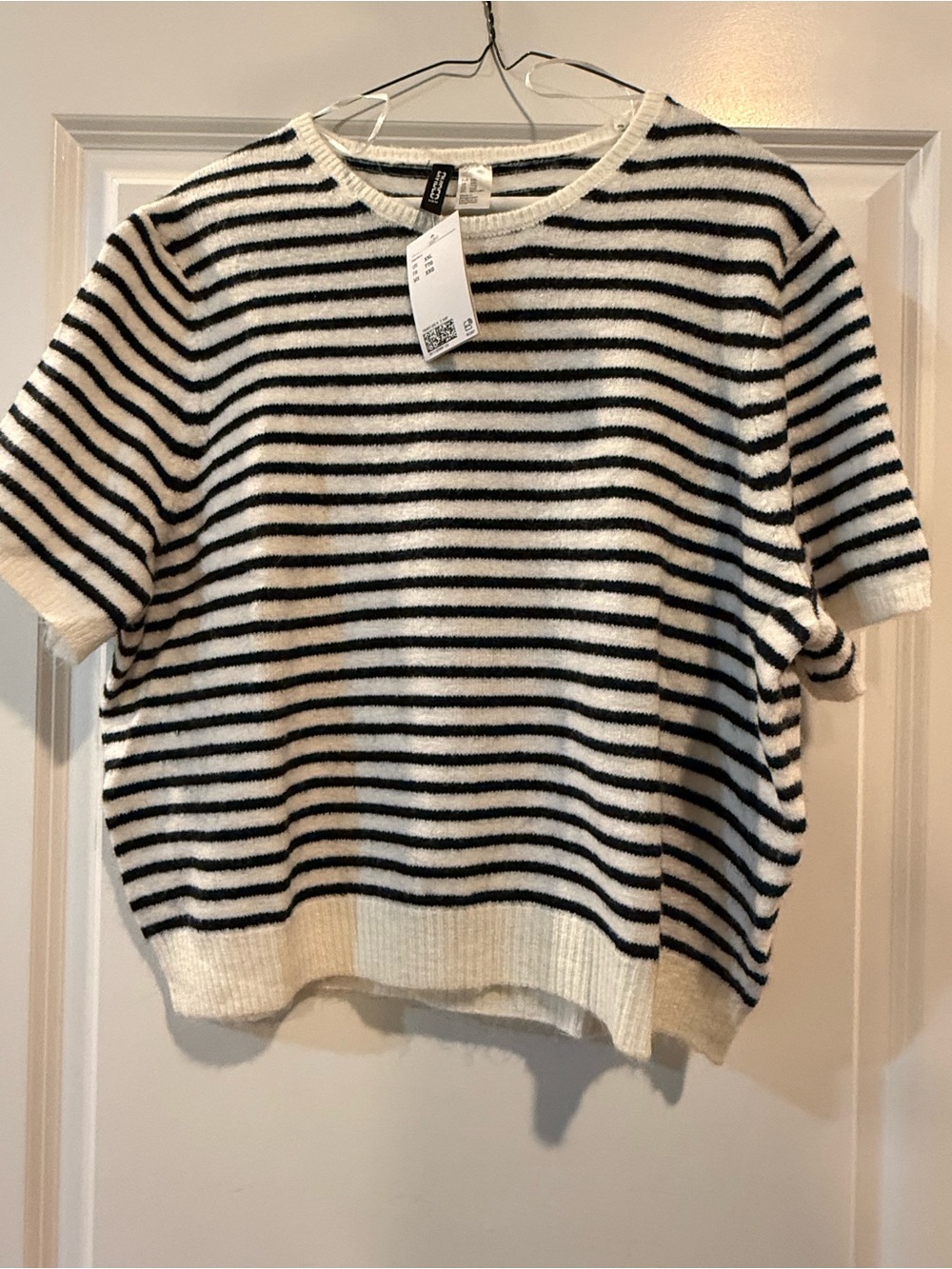 H&M Cream and Black Striped Short-Sleeve Sweater